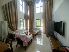 澄迈老城老城城区简装,家具家电齐全,独立停车位,大院子,拎包入住,随时可看房出租房源真实图片