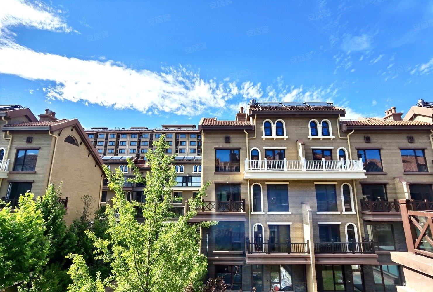 (国庆特惠,随时看房)首开缇香郡 现房法式别墅 南北带阳台