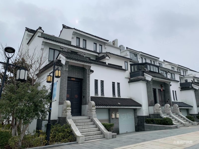 和沁园纯别墅小区中式联排小桥流水户型方正带花园带车库