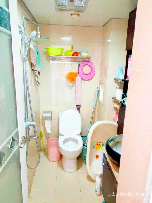 产权清晰 高楼层视野无遮挡 南北通透 临地铁 医疗配套成熟,鑫龙小区