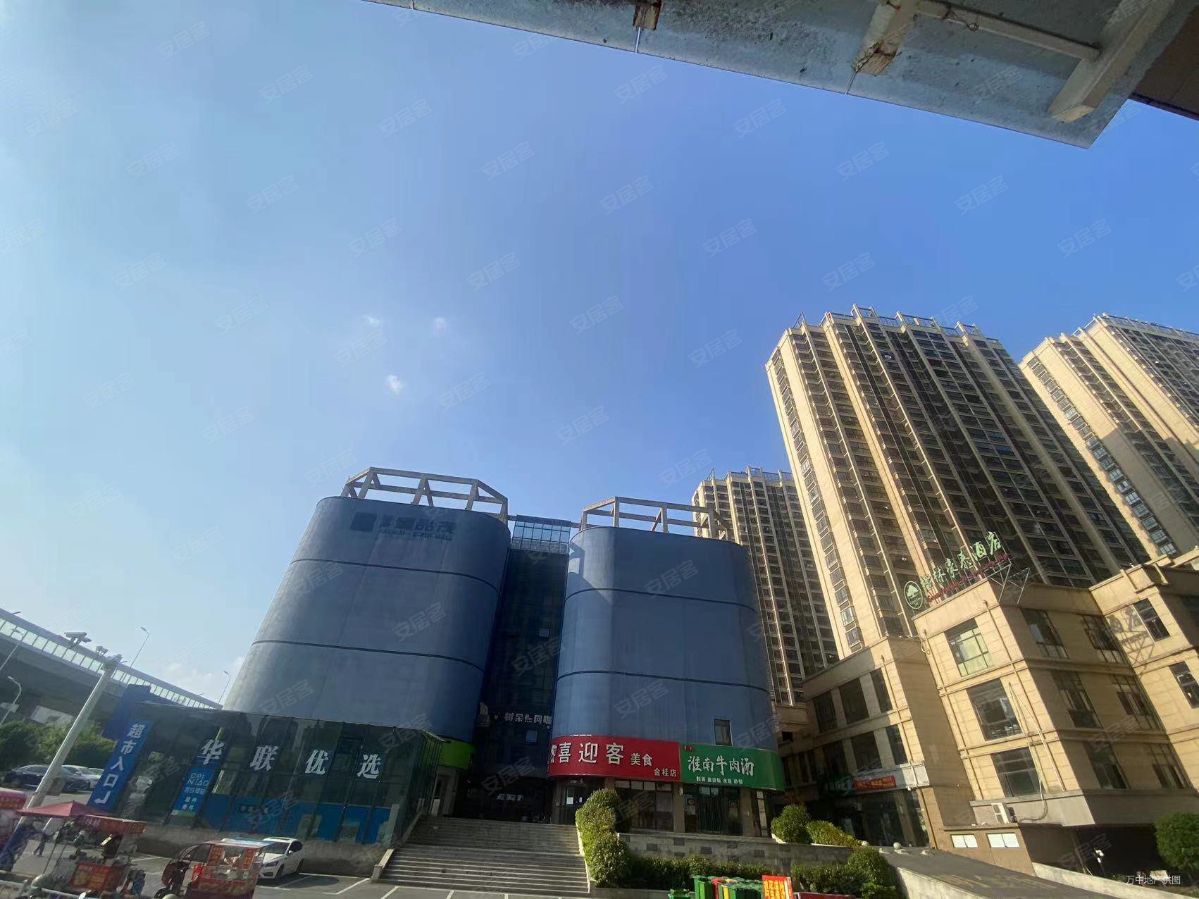 万达旁 精装两房公寓 58平30万 价格好谈 随时看房,光明金座二手房,30