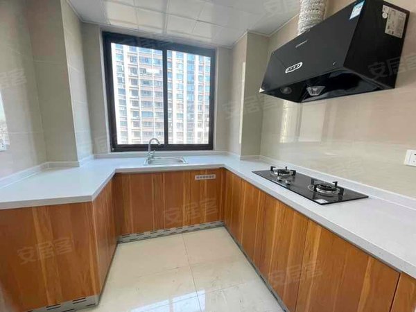 绍兴袍江宝龙广场柏丽湾袍江柏丽湾4室2厅2卫双阳台120方裸租1700一个