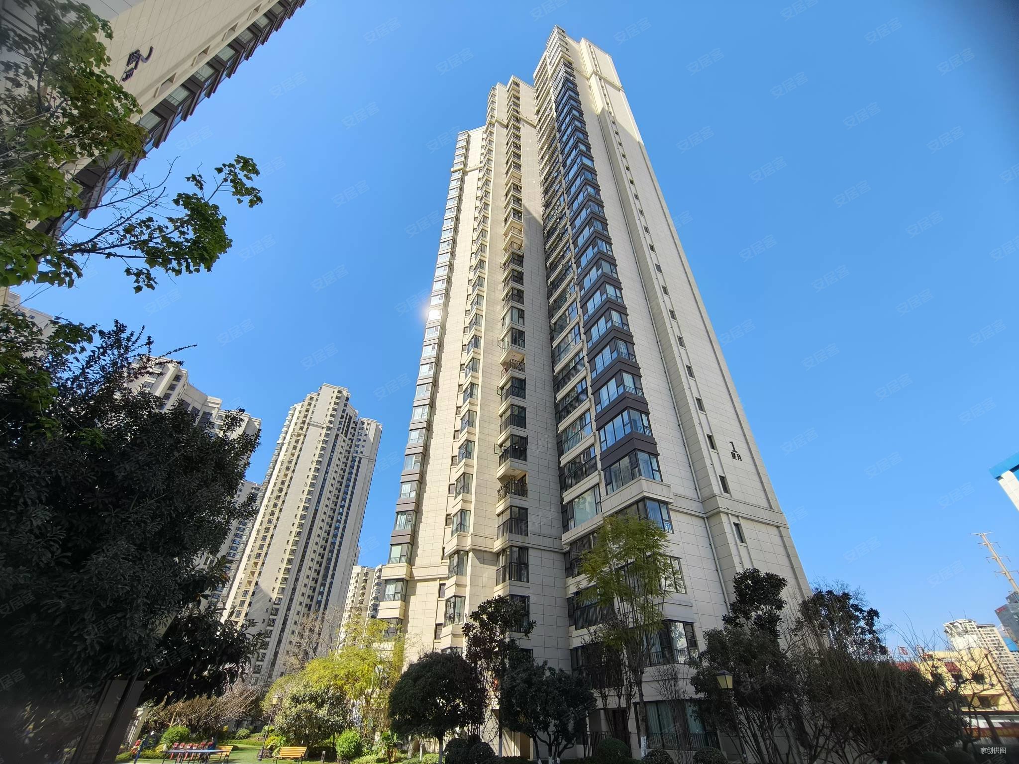 西山区金地九樾精装三房次新小区中间楼层视野开阔