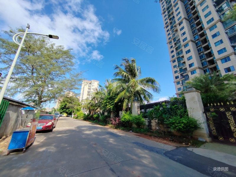 万达商圈 白水塘 朝南 电梯高层 精装修 俩房 随时可以看房,银泉花园