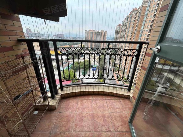 广州从化街口中心区莱茵水岸莱茵水岸 3室2厅2卫 2200.