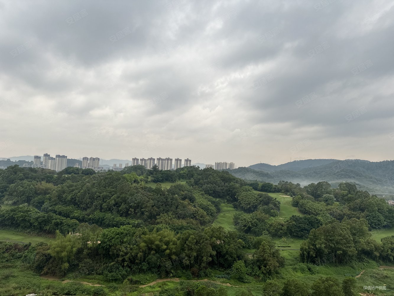 金地香山湖4室2厅2卫140㎡南北160万