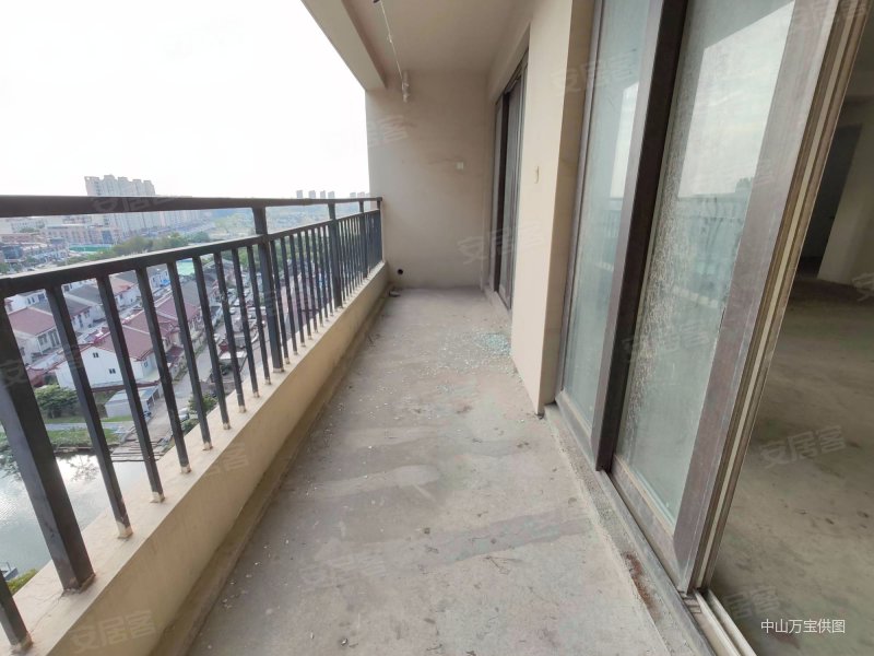 堰湾长堤5室2厅2卫179.94㎡南北199万