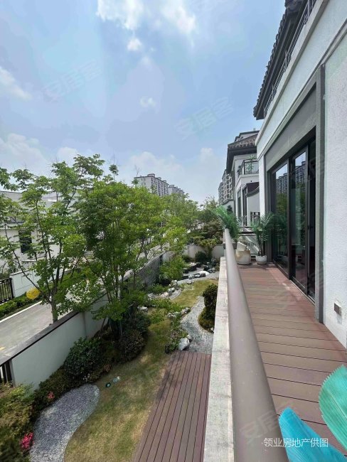 三利宅院白云渡4室3厅3卫109.7㎡南420万