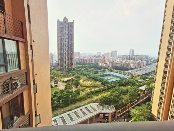 广州天河东圃兰亭盛荟东圃地铁口 次新小区 南向2房 精装修 自带空中