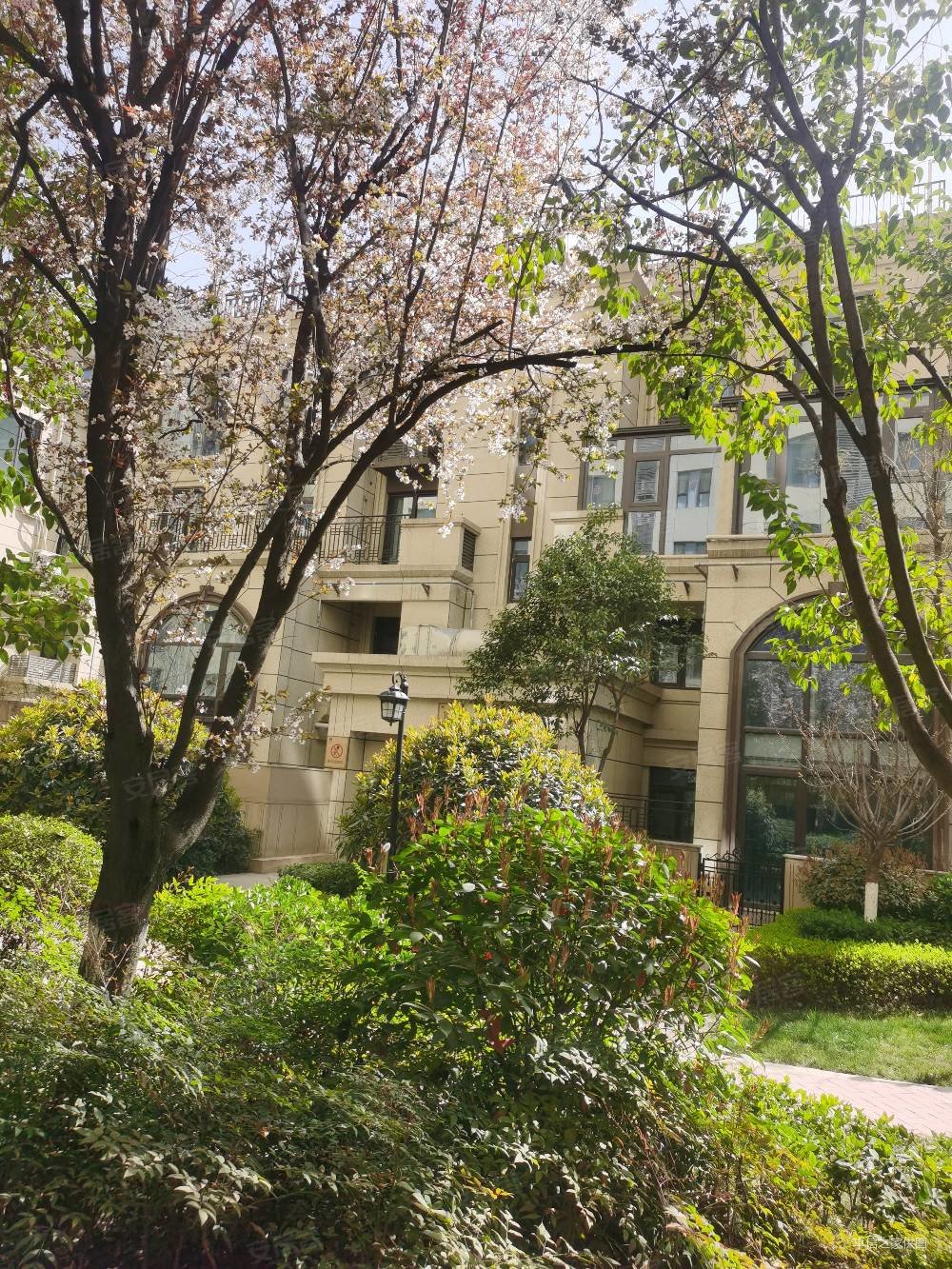 高新区地铁口鸿锦城罗曼尼精装婚房业主诚心出售