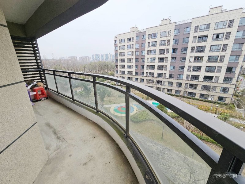 转角大阳台河景房风景优美户型方正采光无遮挡