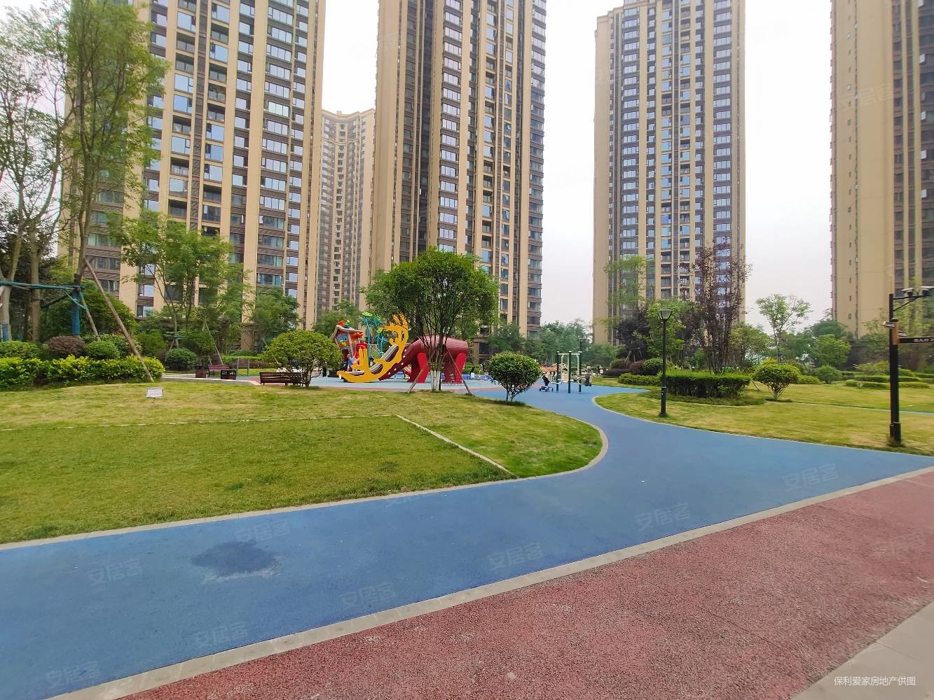 保利云邸 中庭,保利拉斐云邸二手房,120万,3室2厅,2卫,93平米-成都