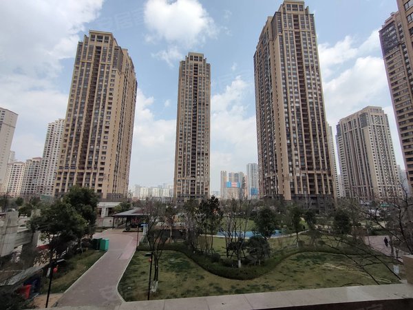 昆明官渡海伦国际海伦国际依云郡海伦国际依云郡 126平米 精装修3房