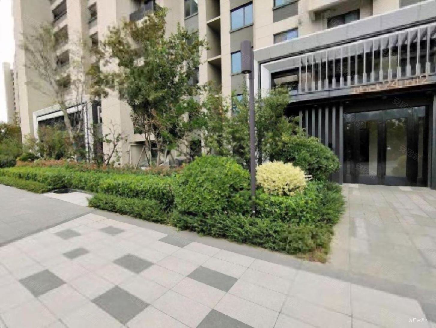 桥林新城35900万元多层17层江与城35900万