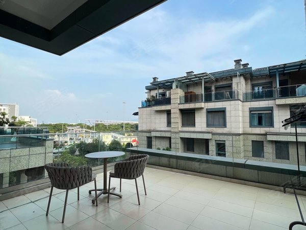 深圳南山后海三湘海尚(别墅)深圳湾别墅 上下五层 端头位 大花园 带电