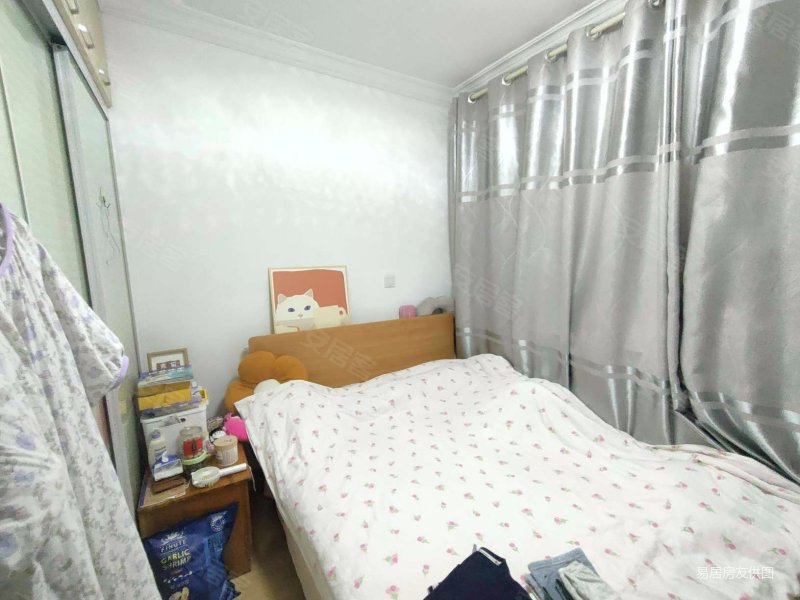 精装修双南一房一厅 有带车位 降价急售 价格可以再谈,潼港前六村二手