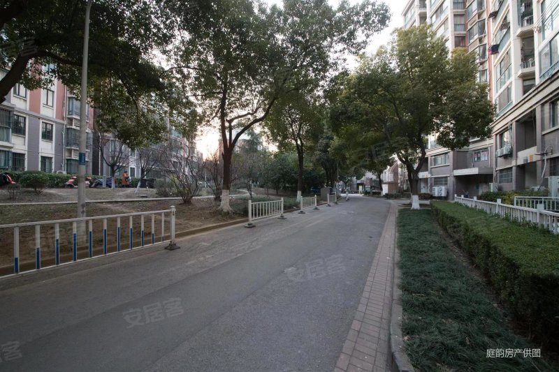 仁和英伦皇家花园(南区)二手房,142万,3室2厅,2卫,124平米-无锡安居客