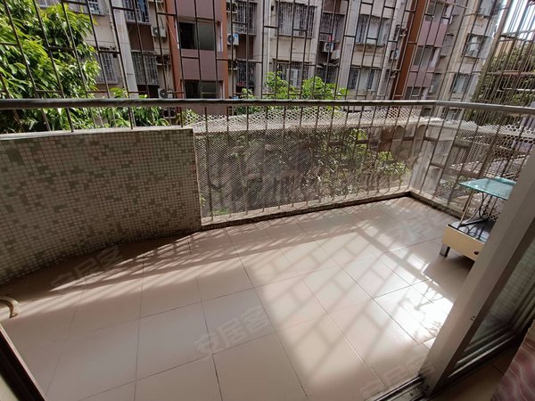 深圳南山南山中心区南光花园新上,南山地铁口11号线旁,花园社区,大三