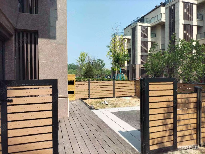 阳光城溪山悦3室2厅3卫140㎡南北230万