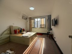 大丰大中大中城区850月，出租市中心健康小区三室二厅一卫简单装修。出租房源真实图片