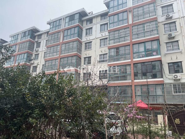 青岛莱西水集银泰名都花园价格可议 小区位置好 两室精装 有钥匙随时