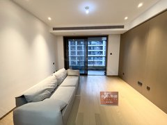 杭州余杭良渚文化村蓝月春晓 空房  好楼层 房子光线好 小区滨江物业 高档小区出租房源真实图片