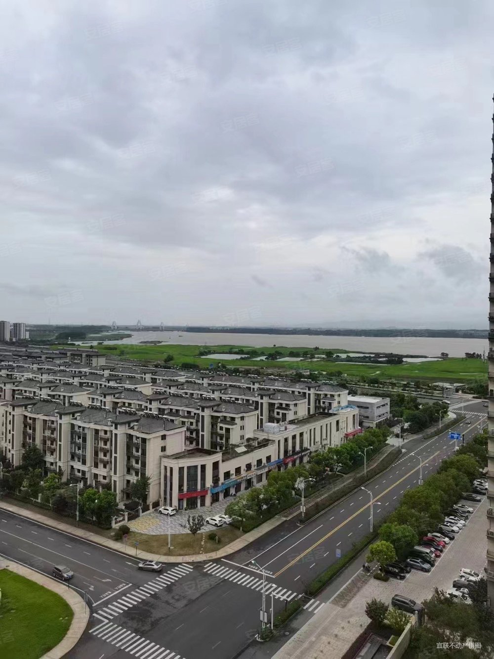 优湖美地14楼精装3室2厅1卫一口价2018万随时看房