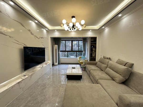 重庆渝北农业园区隆鑫鸿府花庭免停车费!