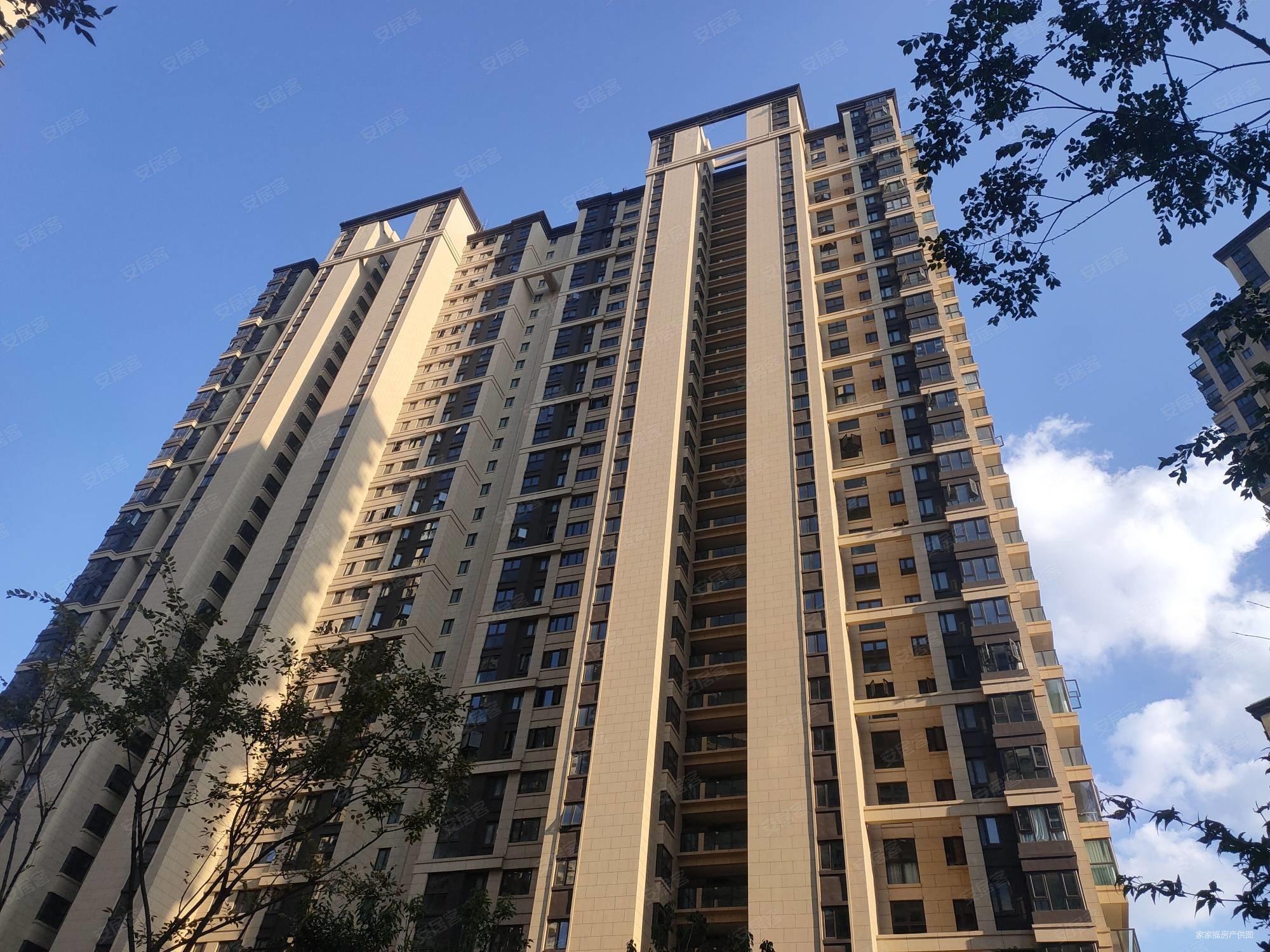 中海寰宇天下4室2厅2卫156.5㎡南北260万