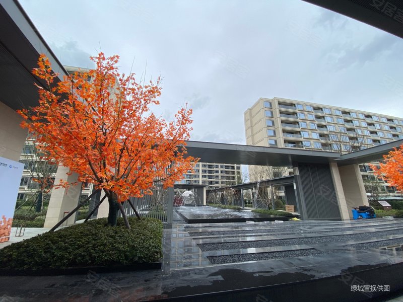 急卖 楼层视野俱佳 绿城杨柳郡一期洋房385万带车位全新家具,宁波轨道