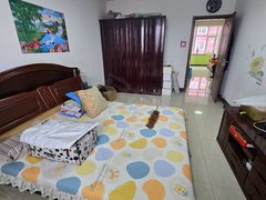 鸡西鸡冠鸡冠城区腾飞桥步梯6楼,过马路和平小学,三室一厅,能洗澡做饭出租房源真实图片