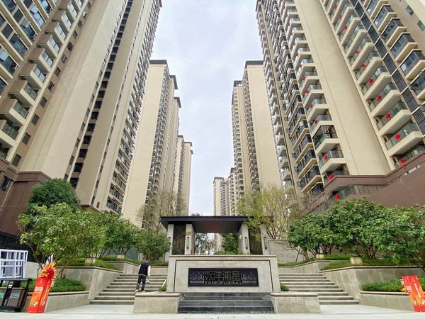 南宁西乡塘大学东路洋浦星实价两千一 大学路 五里亭旁电梯三房两卫