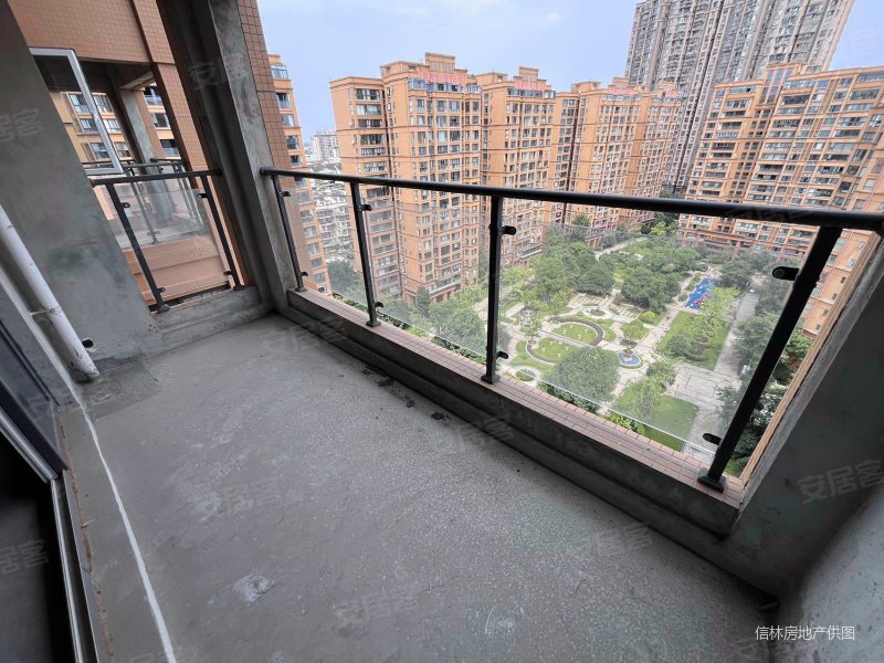 南门叙利亚风格,中间楼层,房东诚心卖,看房方便,御景苑二手房,108万,3