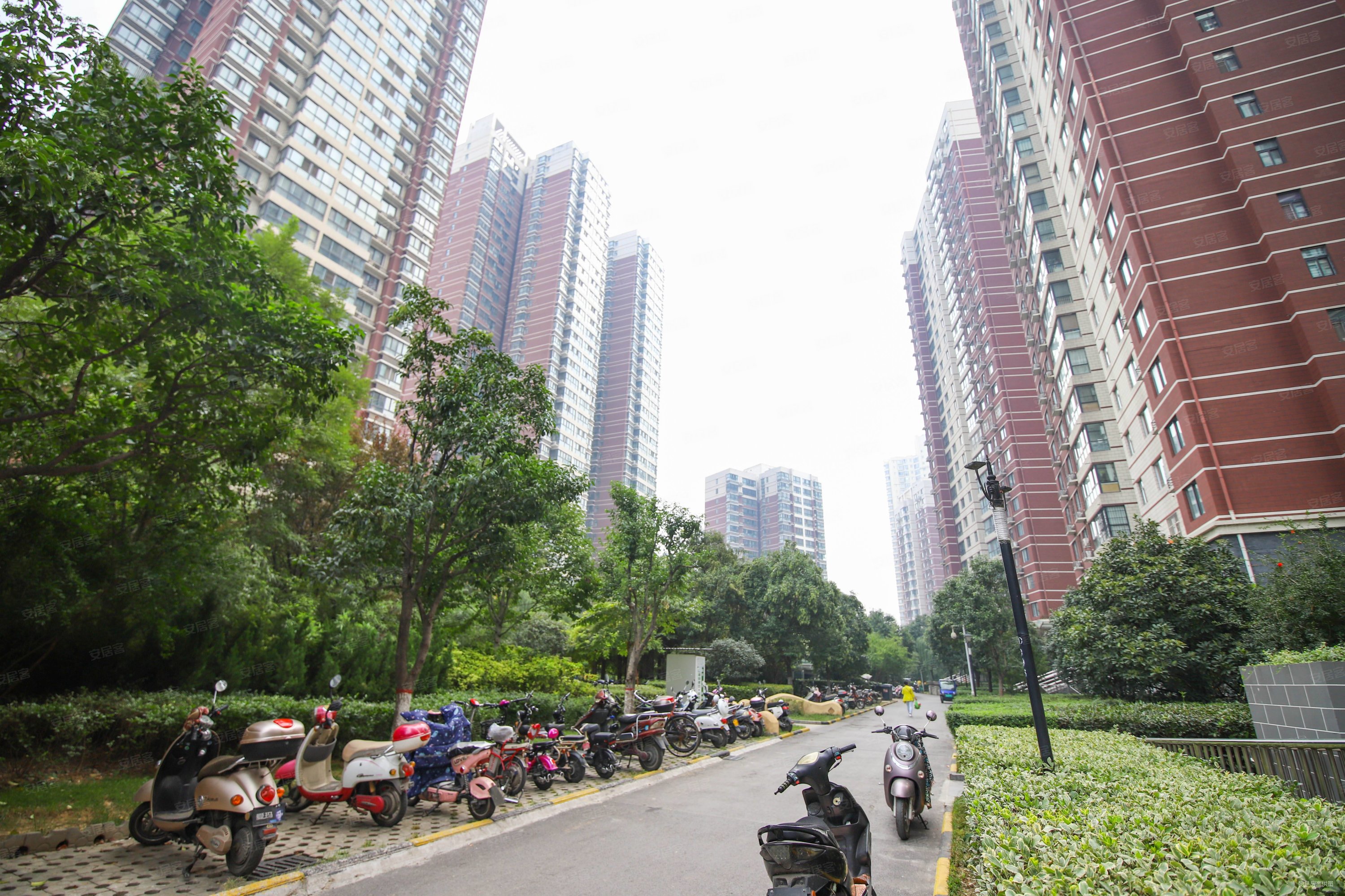 洛浦公园旁 中间偏上楼层 精装大两室,顺驰城二手房
