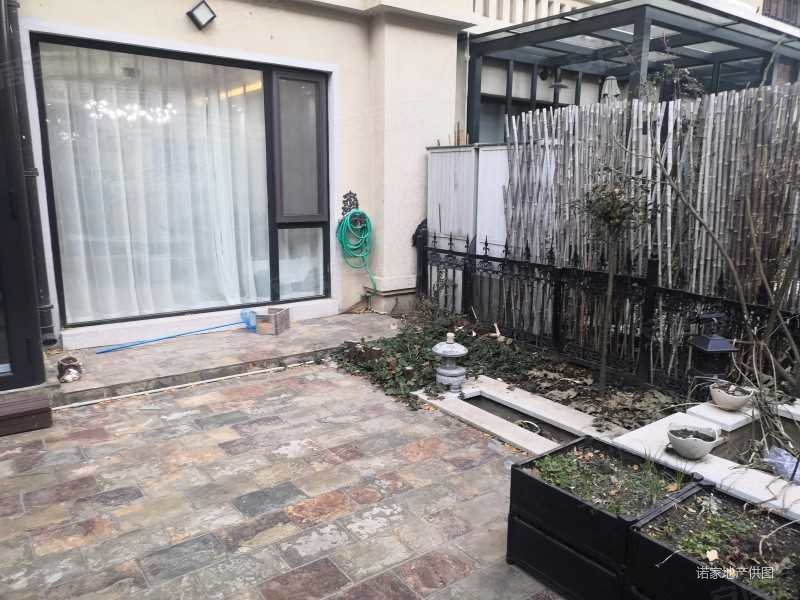 宏都熙景 精装修 商品房 交通便捷 楼龄新 购物方便