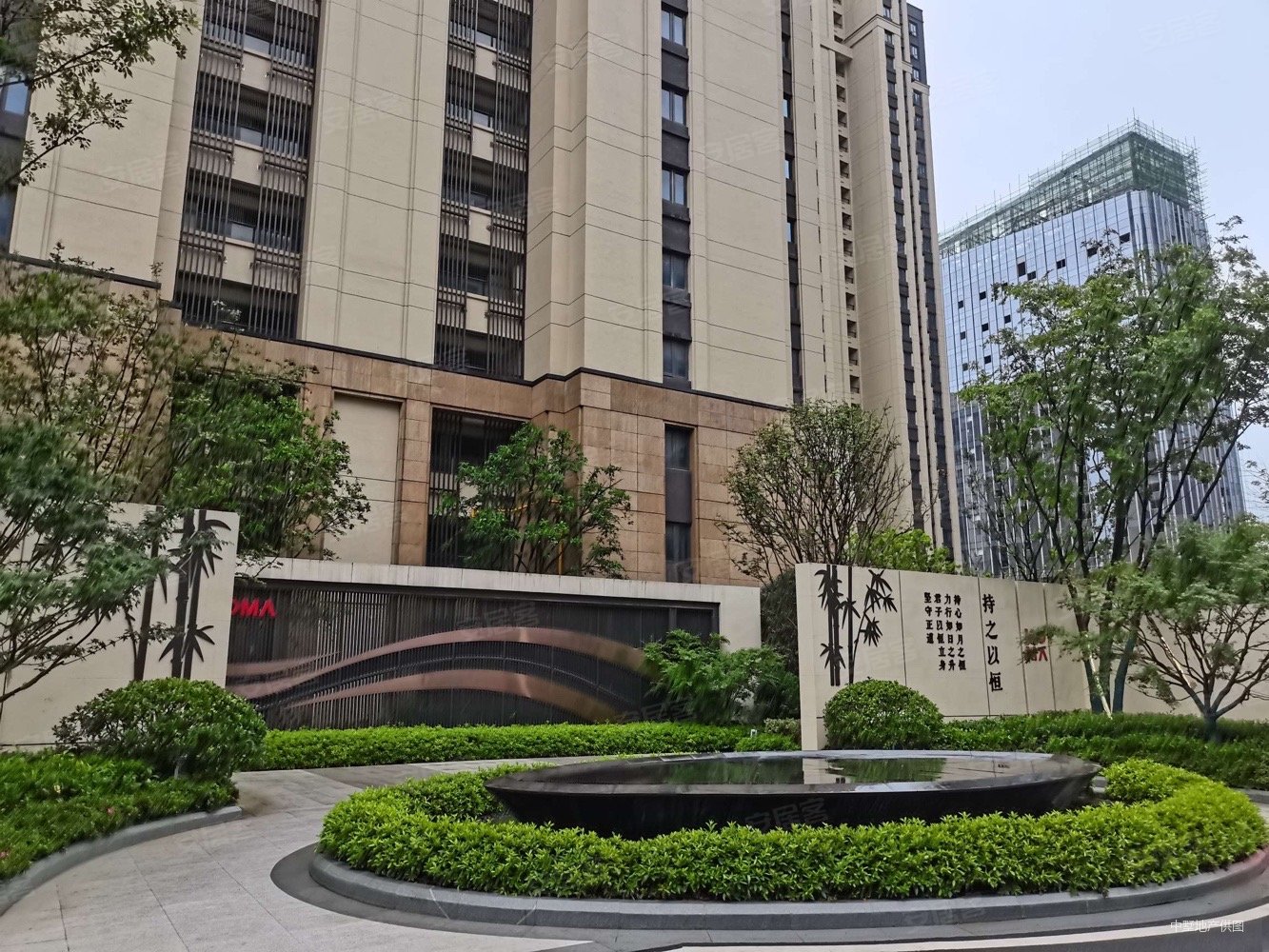 天鹅湖moma精装三房新风系统临近地铁公园随时看房