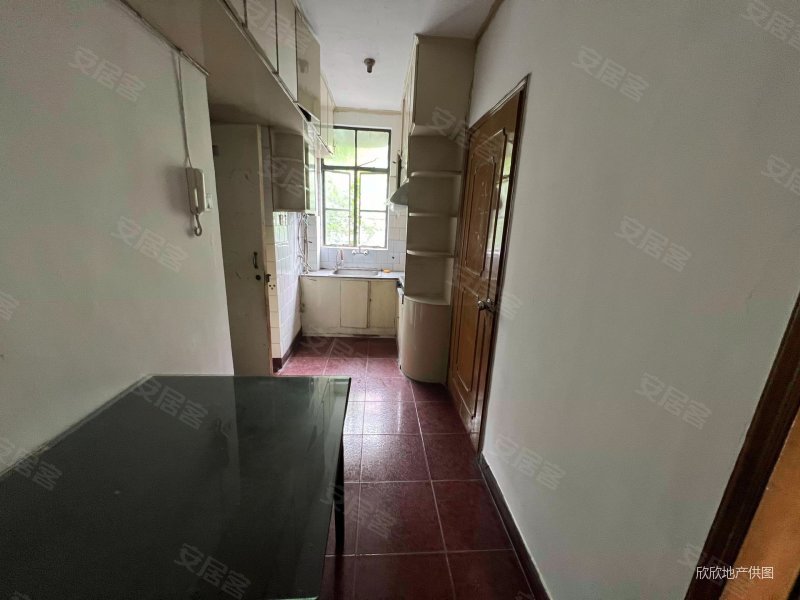 闸北公园门口 楼层 南北通边套全明 出入方便 钥匙房,洛川东路300-480