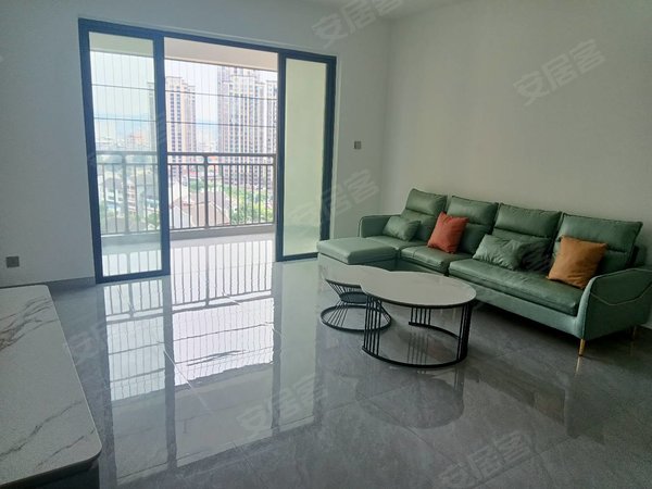 百色右江恒基广场碧园紫荆城碧园紫荆城5房2厅2卫月租3000元月出租