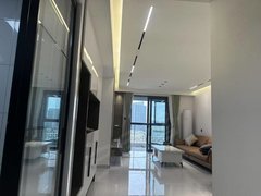 平湖平湖市区市区融创海越华府,江南景苑,三房两厅两卫多套精装修,民用水电车位出租房源真实图片