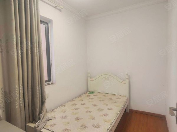 海宁长安镇农发区盈都君悦下沙奥莱旁盈都君悦小区三室一厅整租！民用水电！出租房源真实图片