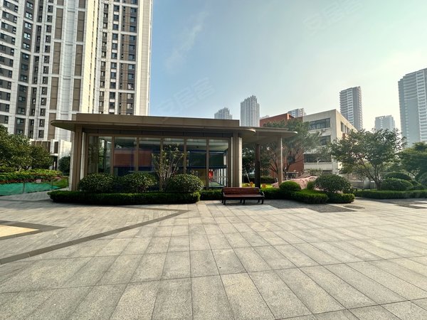 青岛崂山麦岛海信君逸头次出租海信君逸,高楼层,全海景,带车位,拎包