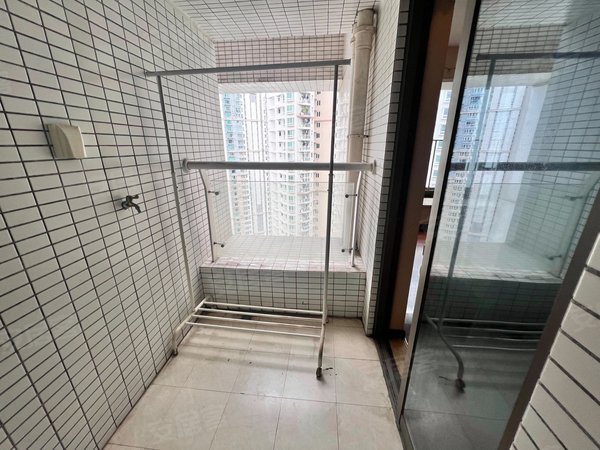 【多图】珠江新岸公寓,滨江东租房,珠江新岸公寓望广州塔一房一厅