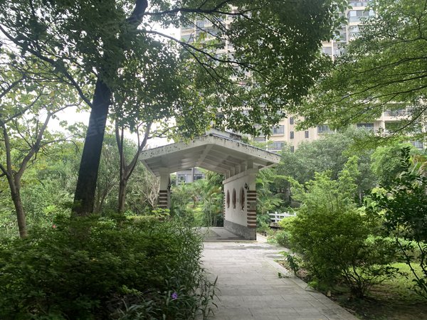 广州白云南湖一品湖山带车位 一品湖山 保养很好 环境合适住家 随时