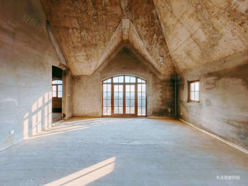 青岛海边公园独栋别墅 距离海边80米 超大院落 超大格局,鲁信半岛美庐