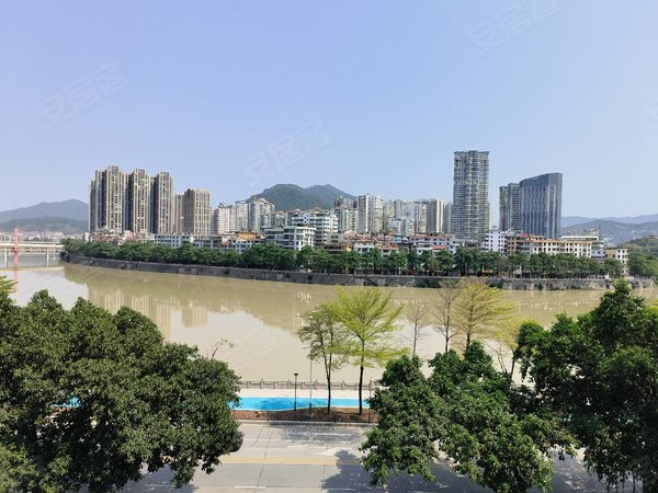 泉州安溪解放路龙湖商城龙湖商城精装三房出租,钥匙在手看房方便,价格