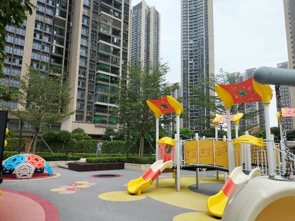 深圳龙华龙华中心区壹成中心第三区豪华装修 壹成中心花园三区 3房2厅