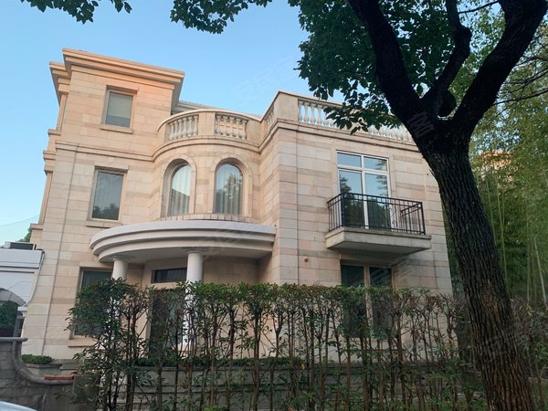 上海浦东张江汤臣高尔夫(别墅)高尔夫球场独栋屋况很棒有钥匙可以看房