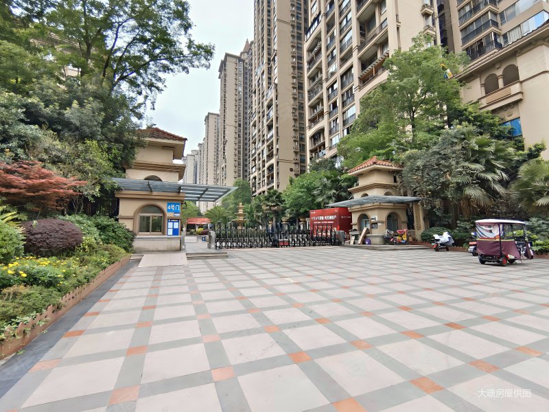 佳乐国际城二期 套三 对中庭 诚心出售哦 拎包入住