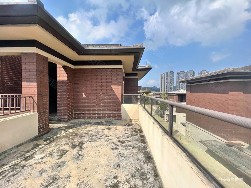 中铁阅山湖c组团(别墅)5室2厅4卫177.22㎡南北550万