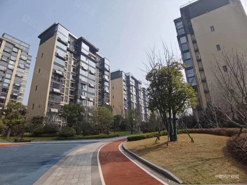 高楼层视野无遮挡 近地铁 次新房 带电梯 车位充足 交通便利,国贸天成